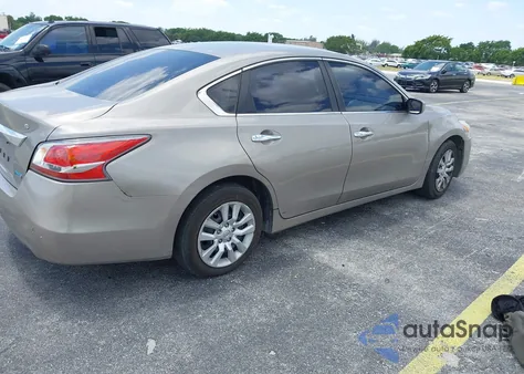 2014 Nissan Altima 2.5/2.5 S/2.5 Sl/2.5 Sv z USA, uszkodzony, nr VIN 1N4AL3AP4EN373115